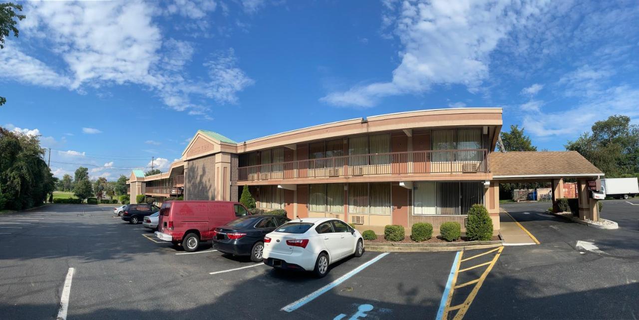 Travelers Inn South Brunswick Terrace ภายนอก รูปภาพ
