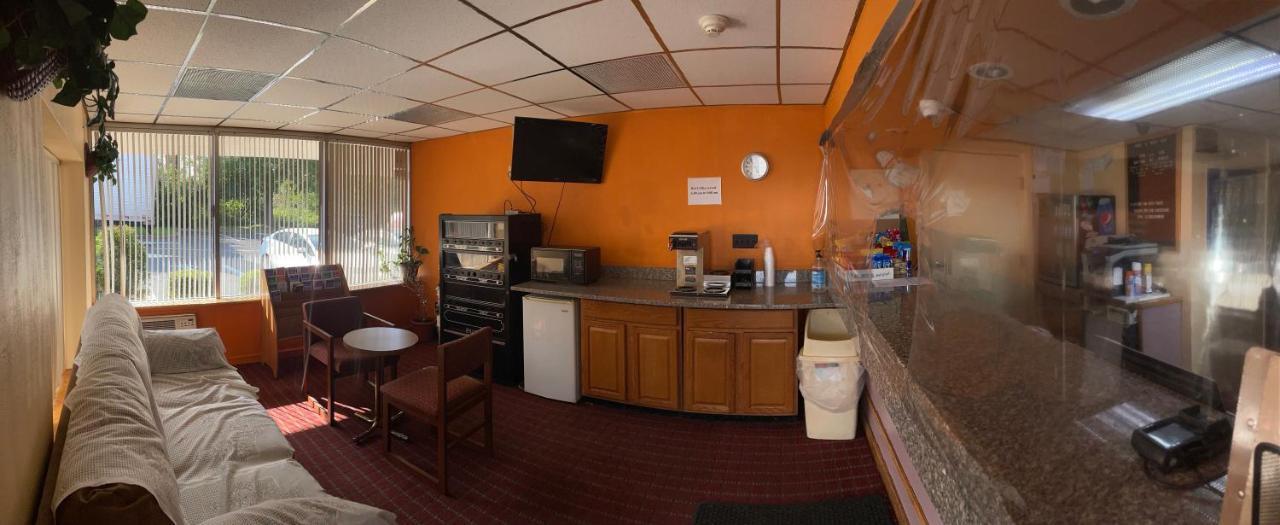 Travelers Inn South Brunswick Terrace ภายนอก รูปภาพ