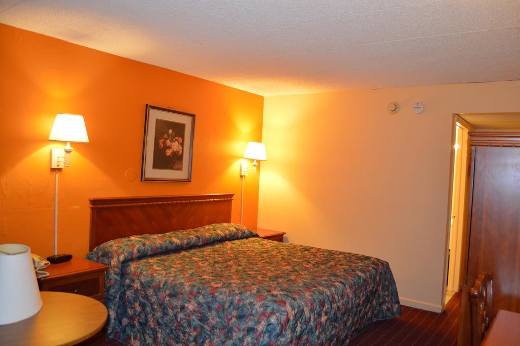 Travelers Inn South Brunswick Terrace ภายนอก รูปภาพ