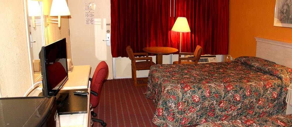 Travelers Inn South Brunswick Terrace ภายนอก รูปภาพ