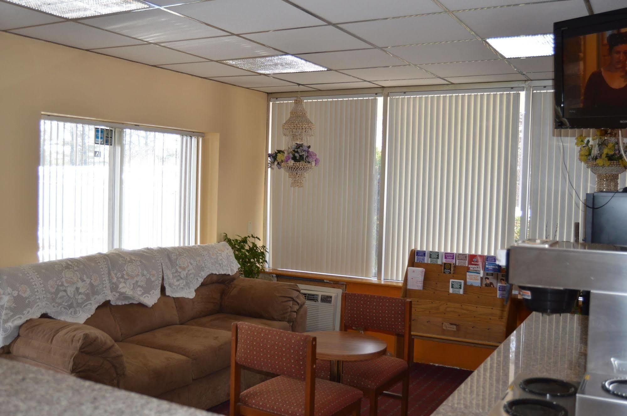Travelers Inn South Brunswick Terrace ภายนอก รูปภาพ