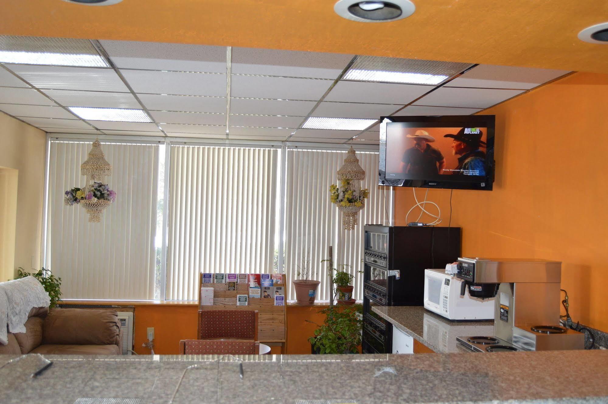 Travelers Inn South Brunswick Terrace ภายนอก รูปภาพ